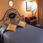 Santiago Hotel 3*