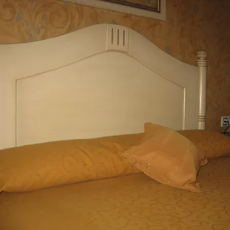 Hotel Santiago Benavente