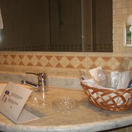Hotel Santiago 3*